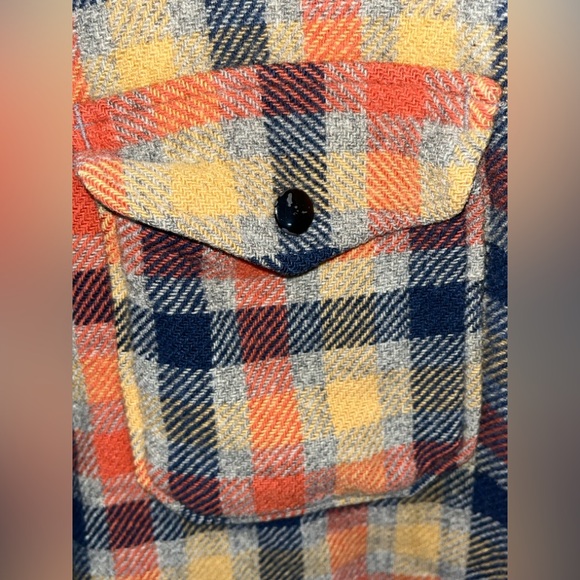 Vintage Pendleton button down shirt - Picture 9 of 11